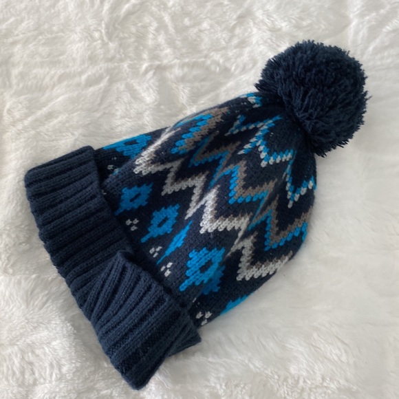 Pom Pom Beanie - Picture 4 of 4